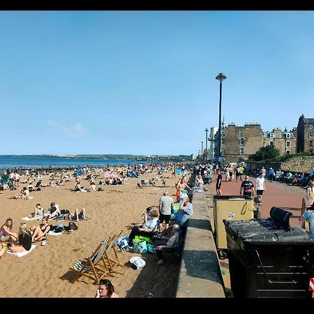 Апартаменти Edinburgh Beach Екстер'єр фото